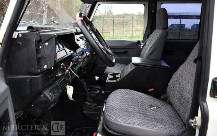 LAND ROVER DEFENDER 110 2,5 TD5 122 BLANC DS563