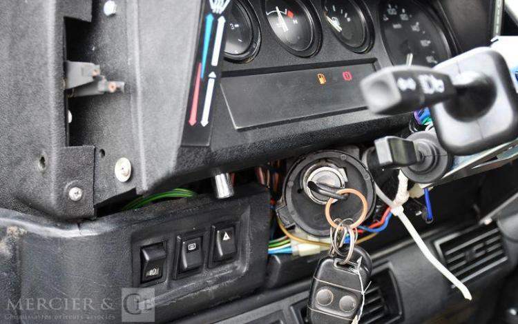 LAND ROVER DEFENDER 110 2,5 TD5 122 BLANC DS563