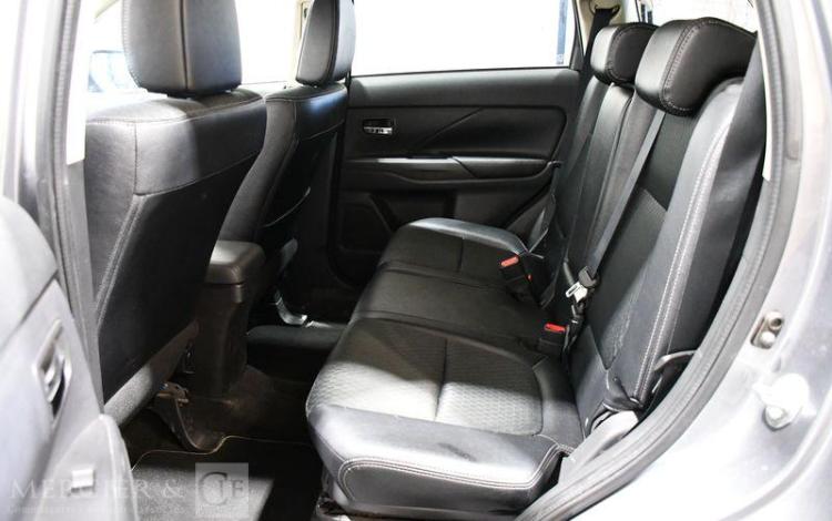 MITSUBISHI OUTLANDER 2.2 DID 150 INTENSE NAVI 4WD GRIS DW-933-PM