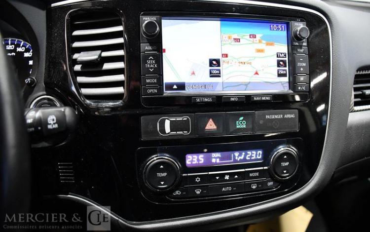 MITSUBISHI OUTLANDER 2.2 DID 150 INTENSE NAVI 4WD GRIS DW-933-PM