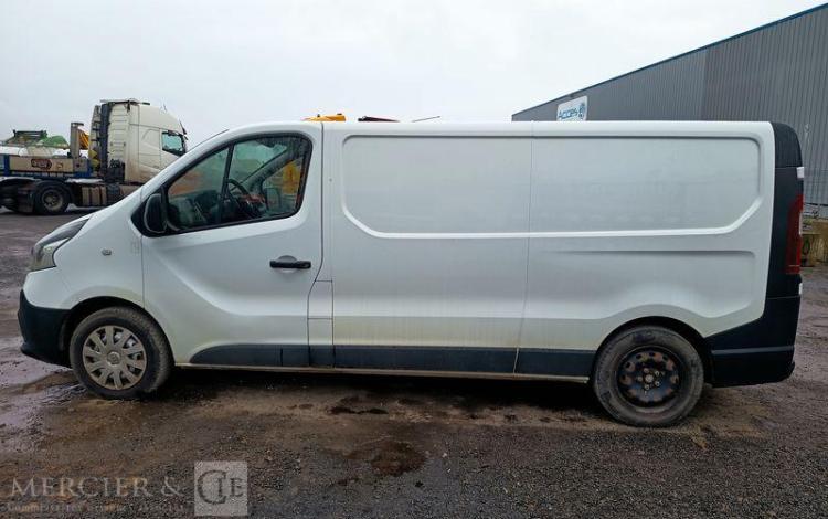 RENAULT TRAFIC  DY-952-SG