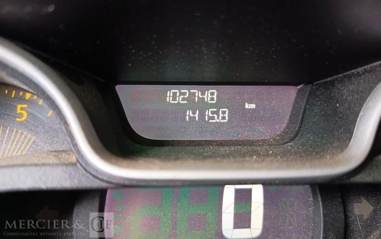 RENAULT TRAFIC  DY-952-SG