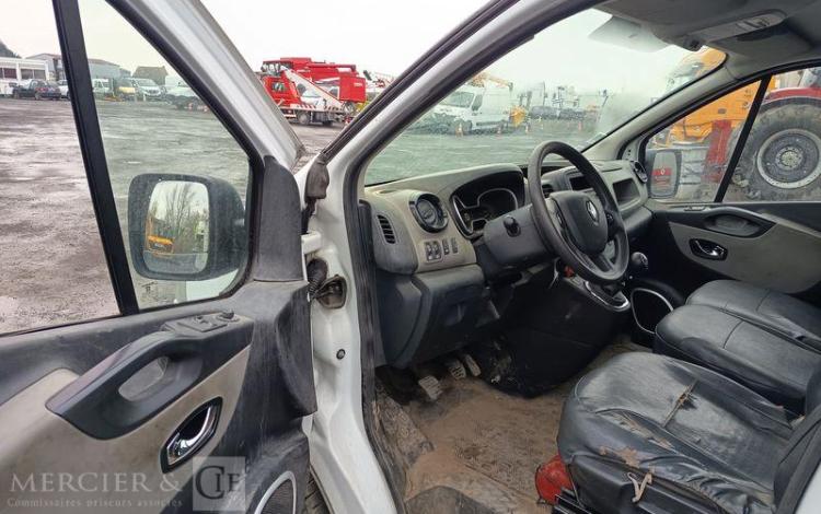 RENAULT TRAFIC  DY-952-SG