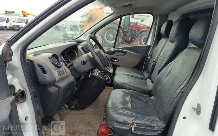 RENAULT TRAFIC  DY-952-SG