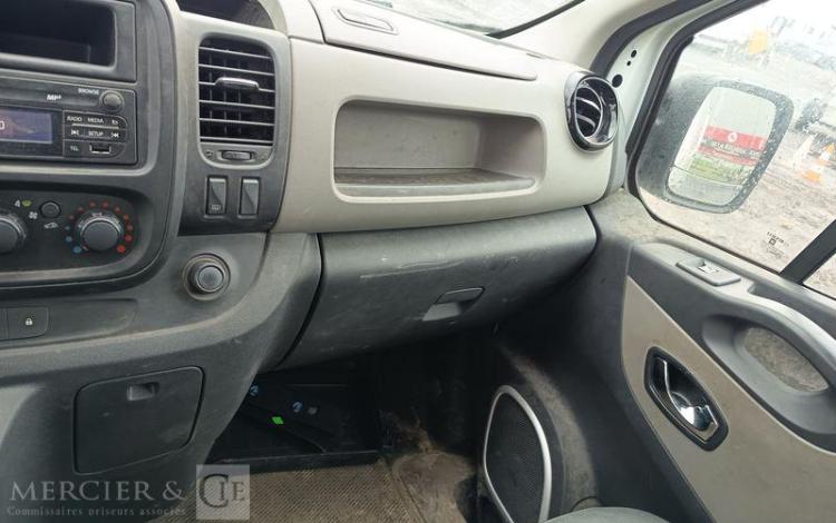 RENAULT TRAFIC  DY-952-SG