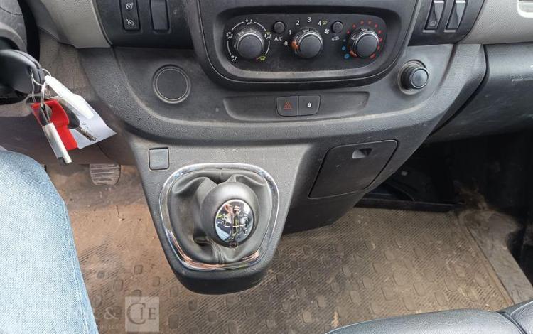 RENAULT TRAFIC  DY-952-SG