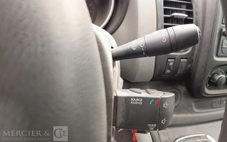 RENAULT TRAFIC  DY-952-SG