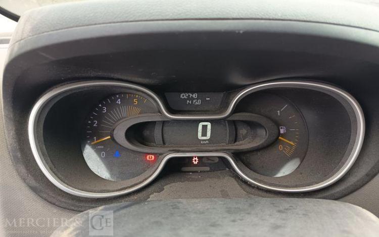 RENAULT TRAFIC  DY-952-SG