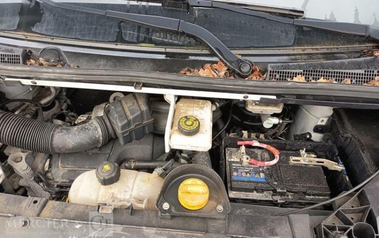 RENAULT TRAFIC  DY-952-SG