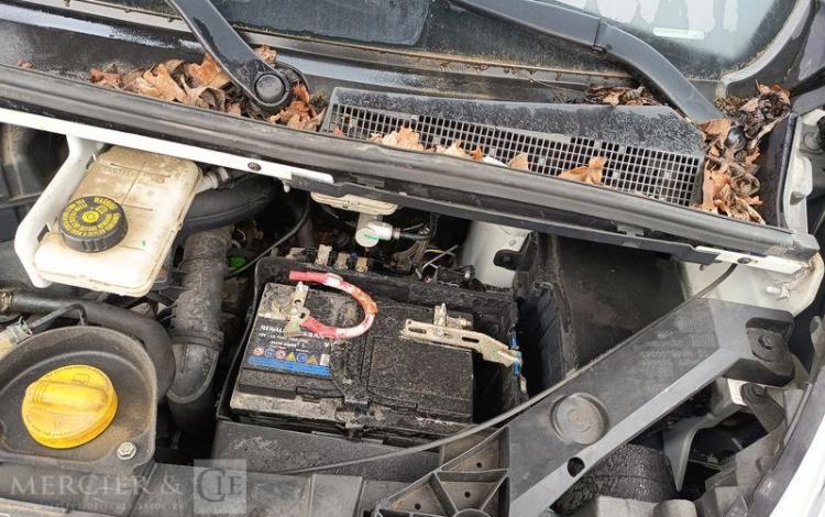 RENAULT TRAFIC  DY-952-SG