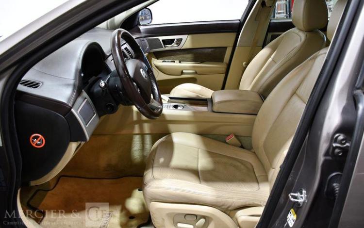 JAGUAR XF 2.7 D BI-TURBO 205 LUXURY PREMIUM BVA BEIGE DZ-781-EK
