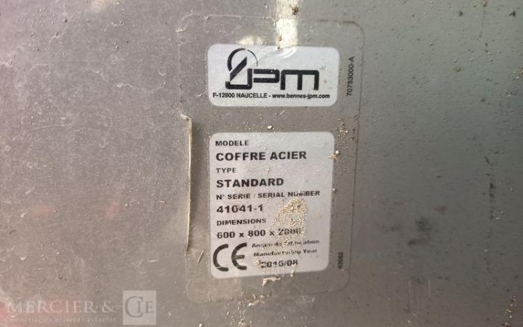 IVECO DAILY 35C13 BENNE AVEC COFFRE ACIER DIESEL – 171620 KMS – ANNEE 2016 ROUGE EB-651-DA