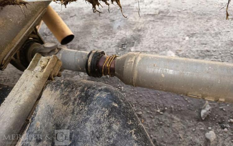 IVECO DAILY 35C13 BENNE AVEC COFFRE ACIER DIESEL – 171620 KMS – ANNEE 2016 ROUGE EB-651-DA