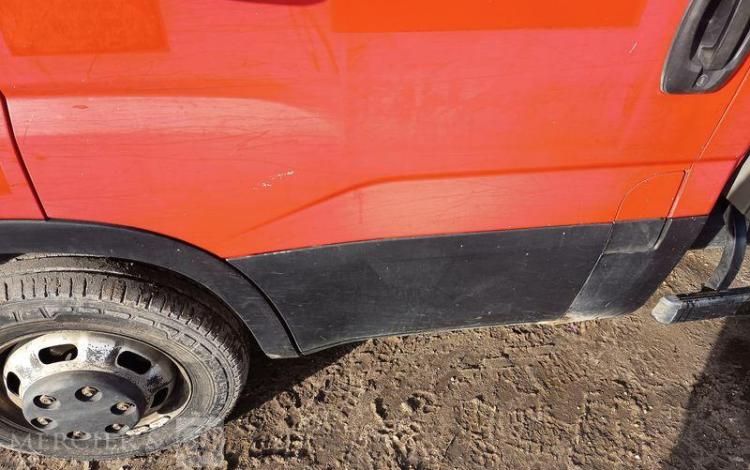 IVECO DAILY 35C13 BENNE AVEC COFFRE ACIER DIESEL – 171620 KMS – ANNEE 2016 ROUGE EB-651-DA