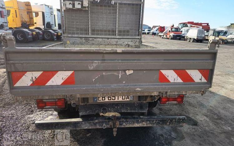 IVECO DAILY 35C13 BENNE AVEC COFFRE ACIER DIESEL – 171620 KMS – ANNEE 2016 ROUGE EB-651-DA