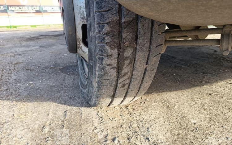 IVECO DAILY 35C13 BENNE AVEC COFFRE ACIER DIESEL – 171620 KMS – ANNEE 2016 ROUGE EB-651-DA