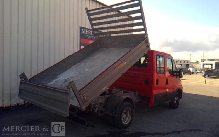 IVECO 35-130 BENNE DOUBLE CABINE ROUGE EB-923-AW