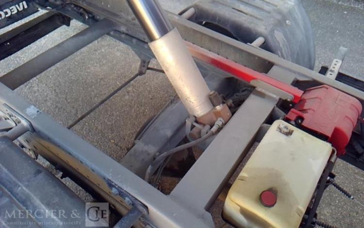 IVECO 35-130 BENNE DOUBLE CABINE ROUGE EB-923-AW