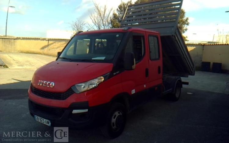 IVECO 35-130 BENNE DOUBLE CABINE ROUGE EB-923-AW