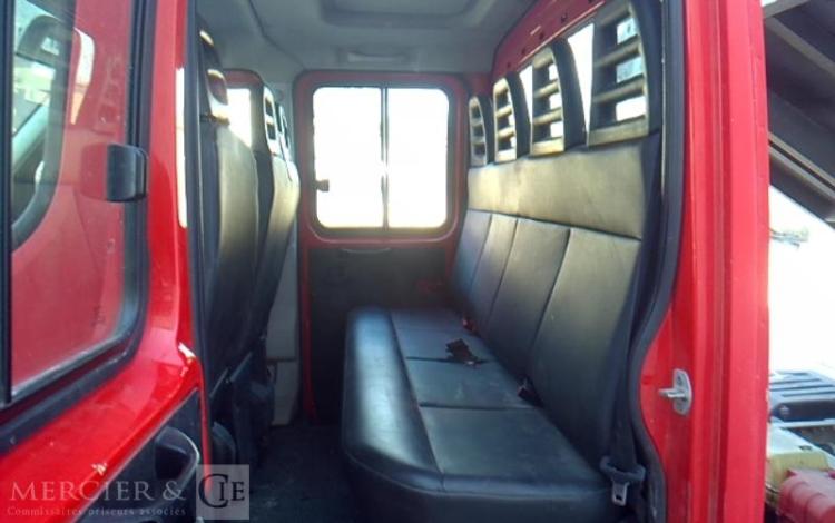 IVECO 35-130 BENNE DOUBLE CABINE ROUGE EB-923-AW