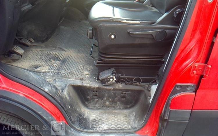 IVECO 35-130 BENNE DOUBLE CABINE ROUGE EB-923-AW