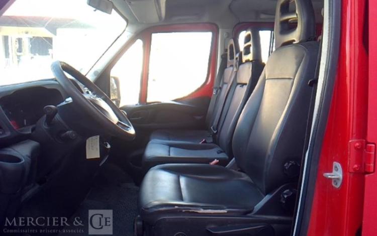 IVECO 35-130 BENNE DOUBLE CABINE ROUGE EB-923-AW