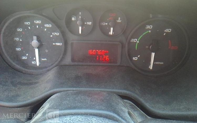 IVECO 35-130 BENNE DOUBLE CABINE ROUGE EB-923-AW