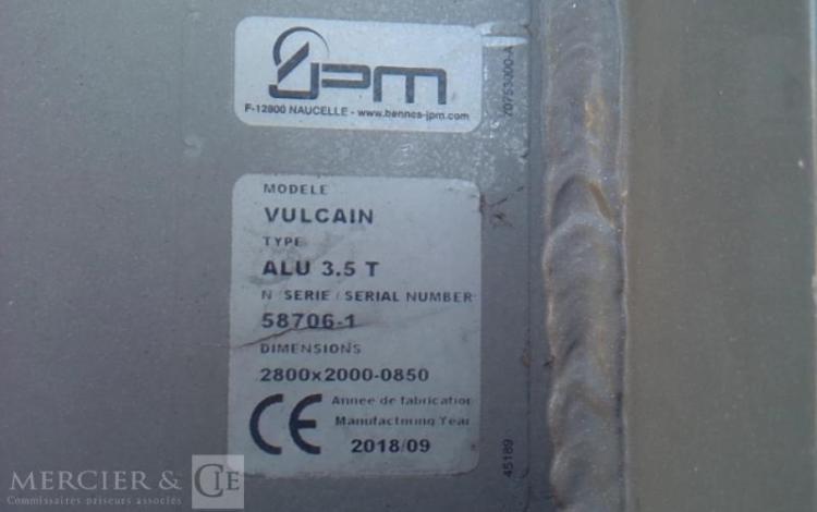 IVECO 35-130 BENNE DOUBLE CABINE ROUGE EB-923-AW