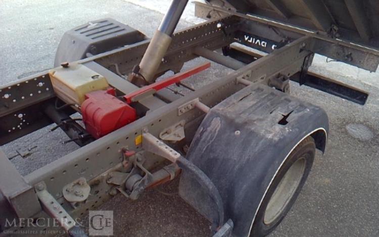 IVECO 35-130 BENNE DOUBLE CABINE ROUGE EB-923-AW