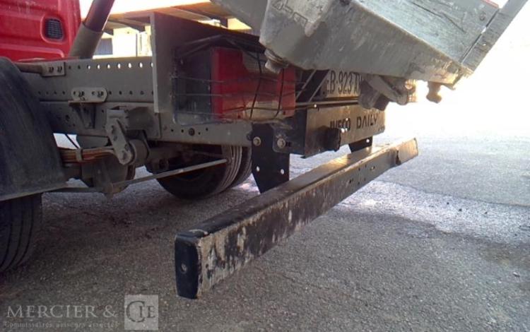 IVECO 35-130 BENNE DOUBLE CABINE ROUGE EB-923-AW