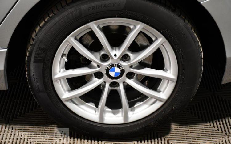 BMW SERIE 1 116d 115 BUSINESS BVA GRIS EC-808-ZL