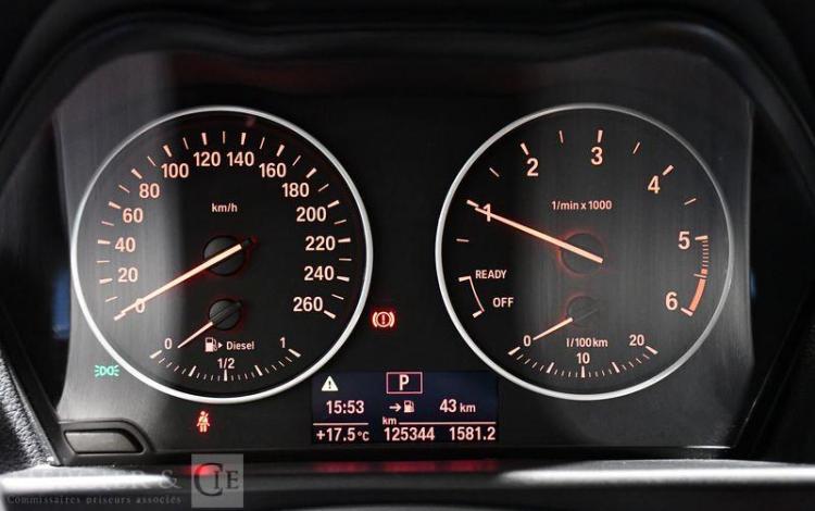 BMW SERIE 1 116d 115 BUSINESS BVA GRIS EC-808-ZL