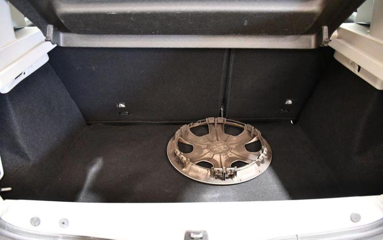 DACIA SANDERO 1,2 75 BLANC EE-794-HE