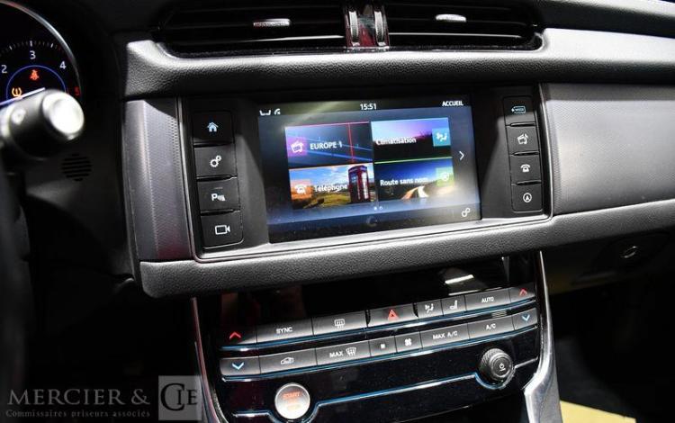 JAGUAR XF 3.0 D 300CH PREMIERE EDITION R-SPORT BVA GRIS EE-877-EM