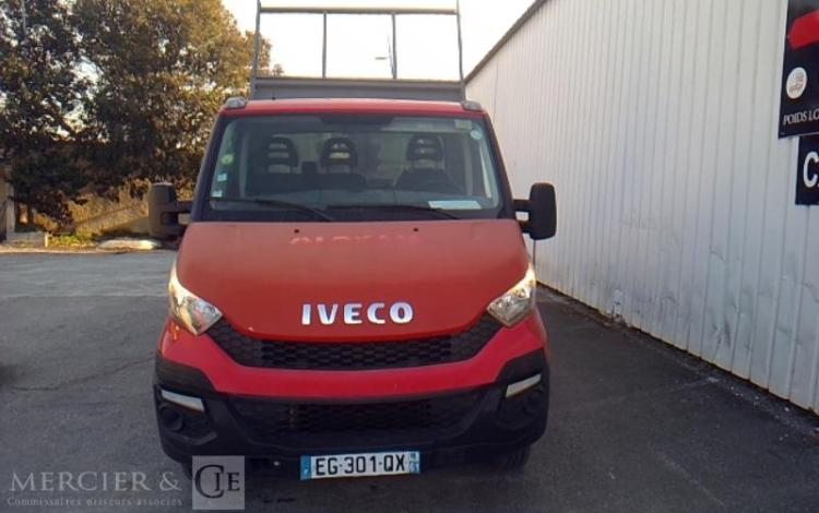 IVECO 35-130 BENNE SIMPLE CABINE COFFRE ROUGE EG-301-QX