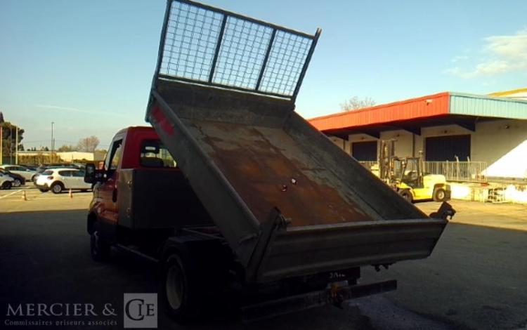 IVECO 35-130 BENNE SIMPLE CABINE COFFRE ROUGE EG-301-QX