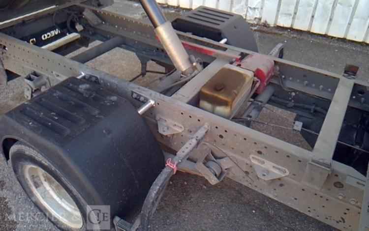 IVECO 35-130 BENNE SIMPLE CABINE COFFRE ROUGE EG-301-QX