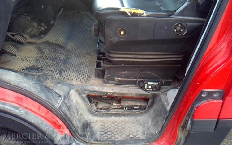 IVECO 35-130 BENNE SIMPLE CABINE COFFRE ROUGE EG-301-QX