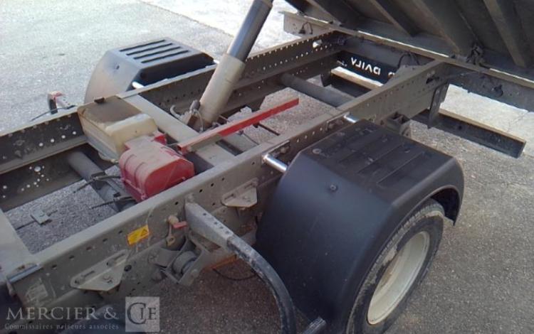 IVECO 35-130 BENNE SIMPLE CABINE COFFRE ROUGE EG-301-QX