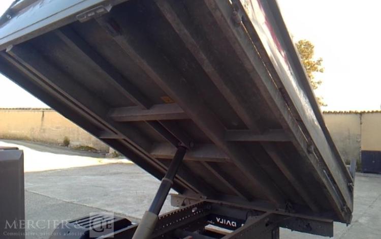 IVECO 35-130 BENNE SIMPLE CABINE COFFRE ROUGE EG-301-QX