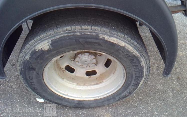 IVECO 35-130 BENNE SIMPLE CABINE COFFRE ROUGE EG-301-QX