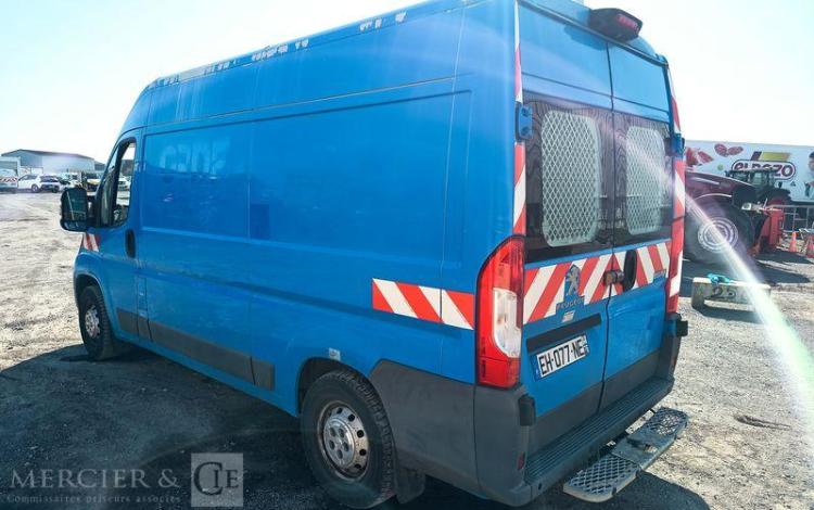 PEUGEOT BOXER  III Phase 3 Fourgon 335 L2H1 2.0 BlueHDi 16V  S&S 163 cv – ANNEE 2016 BLEU EH-077-NE