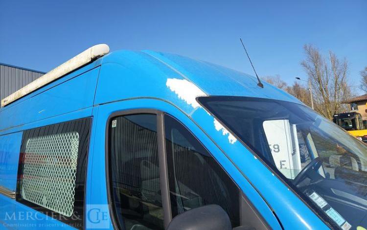 PEUGEOT BOXER  III Phase 3 Fourgon 335 L2H1 2.0 BlueHDi 16V  S&S 163 cv – ANNEE 2016 BLEU EH-077-NE