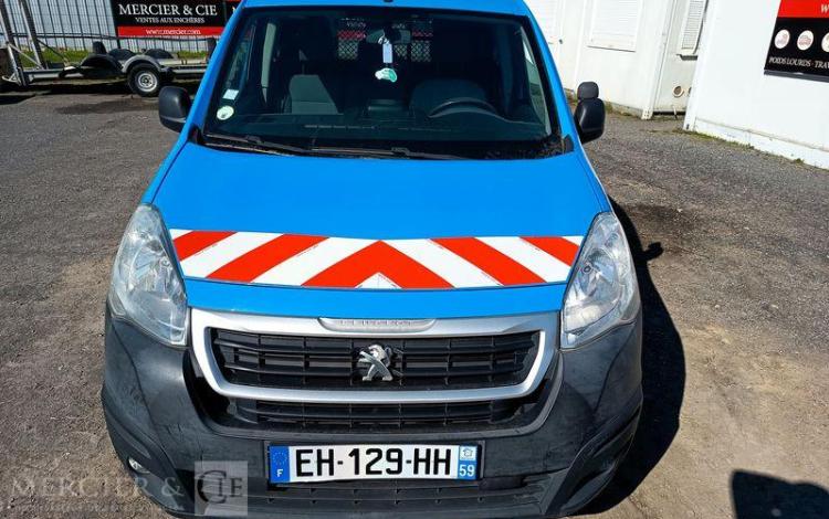 PEUGEOT PARTNER Utilitaire Phase 2 L1 850kg 1.6 Blue HDi FAP  S&S 99 cv – ANNEE 2016 BLEU EH-129-HH