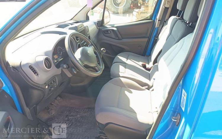 PEUGEOT PARTNER Utilitaire Phase 2 L1 850kg 1.6 Blue HDi FAP  S&S 99 cv – ANNEE 2016 BLEU EH-129-HH