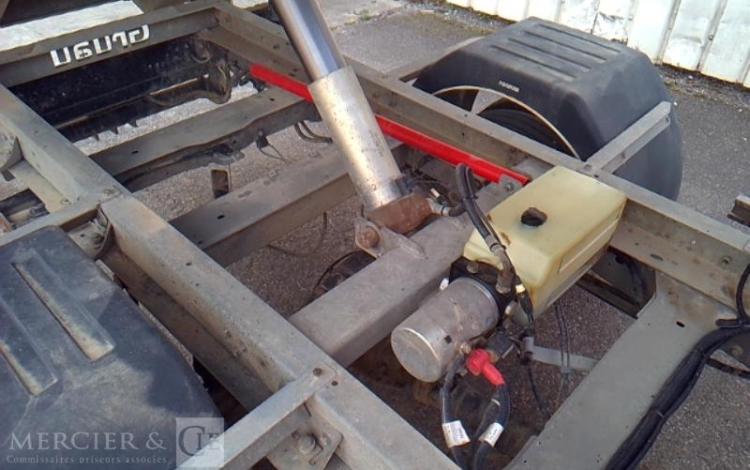 FORD TRANSIT BENNE DOUBLE CABINE ROUGE EH-208-BR