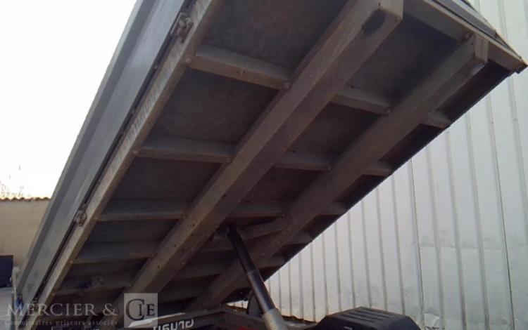 FORD TRANSIT BENNE DOUBLE CABINE ROUGE EH-208-BR