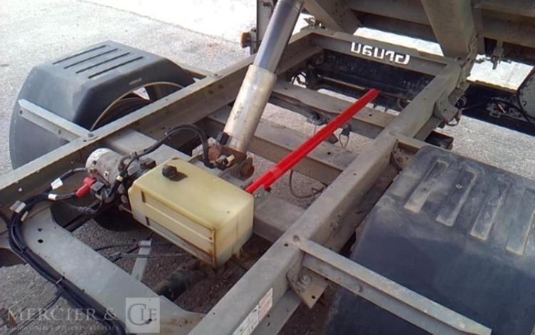 FORD TRANSIT BENNE DOUBLE CABINE ROUGE EH-208-BR