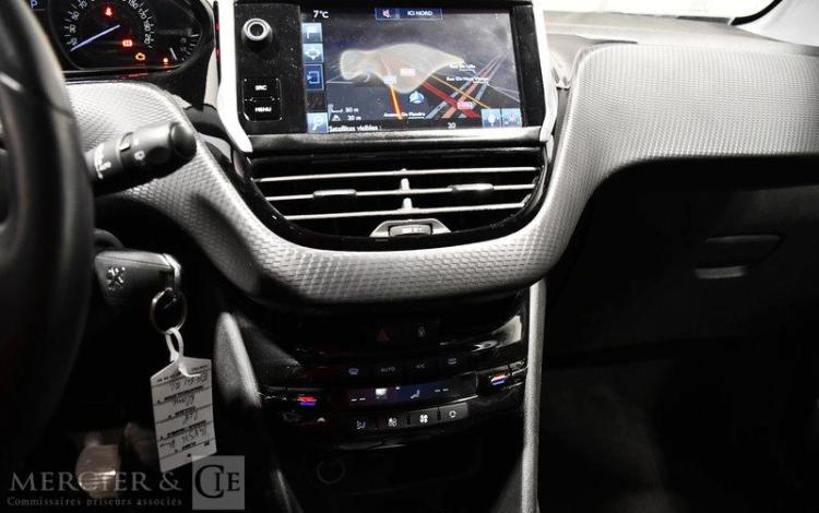 PEUGEOT 208 1.2 PURETECH 110ch ALLURE EAT BLANC EH-601-QL
