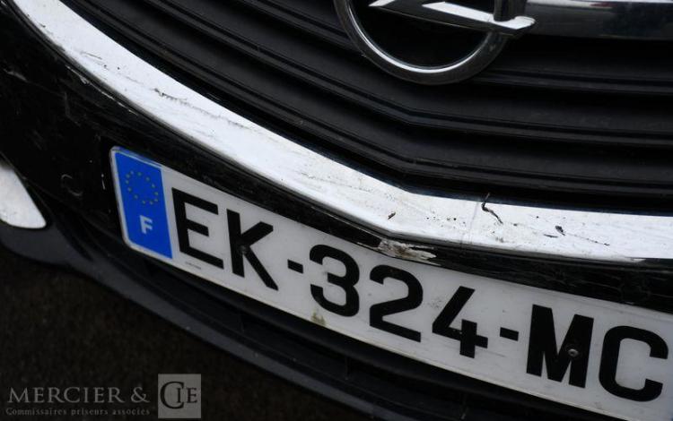 OPEL INSIGNIA 1.6 CDTI 135 COSMO BVA NOIR EK-324-MC
